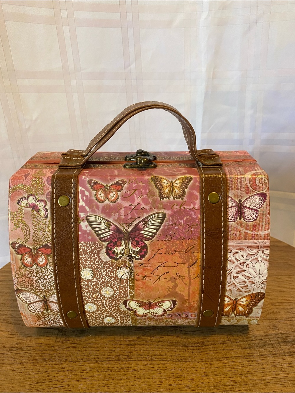 Punch Studio Paper Mache Butterfly Print Pink Trunk-Style Handbag Purse